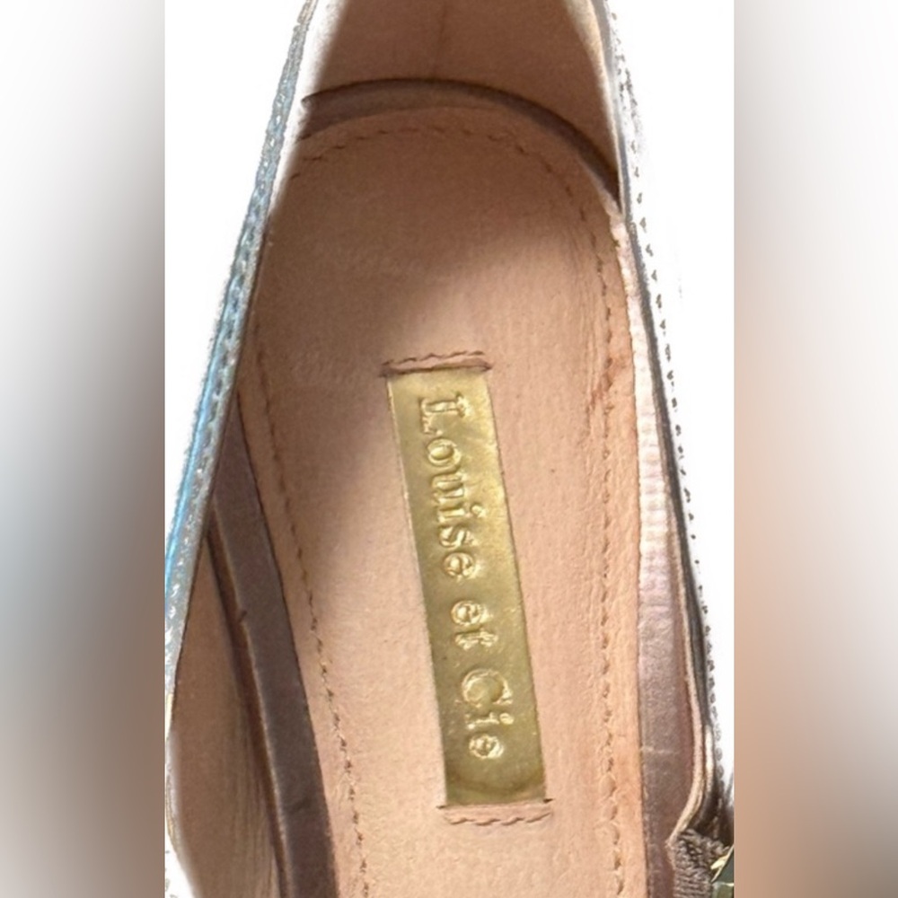 Louise et Cie Mary Jane 2” Heels Gold with Classic Design Size 5.5 - Picture 3 of 11